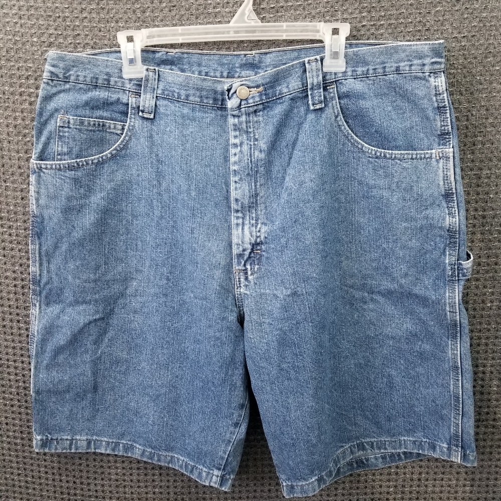 Wrangler Medium Wash Cargo Carpenter Cotton Jean Shorts Men's 40